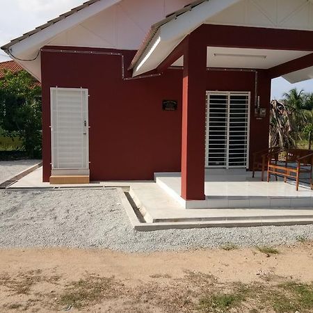 Homestay Azmi Zita Kuala Terengganu Buitenkant foto